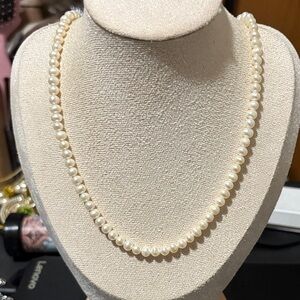 Elegant Cream Pearl Necklace